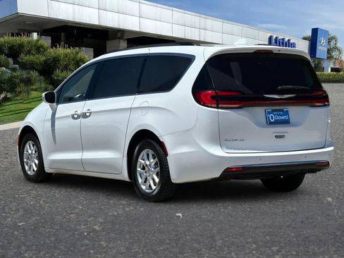 Used 2022 Chrysler Pacifica Touring-L FWD image 7