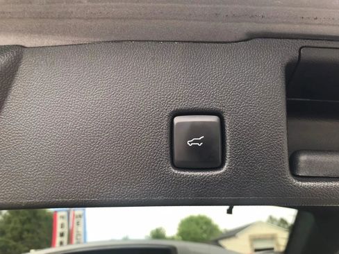 Used 2022 Ford Escape SE w/ SE Sport Appearance Package AWD/4WD image 38