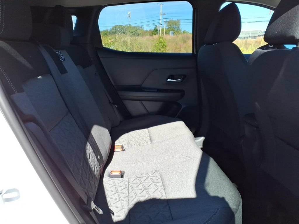 Certified 2025 Nissan Kicks SV FWD image 10