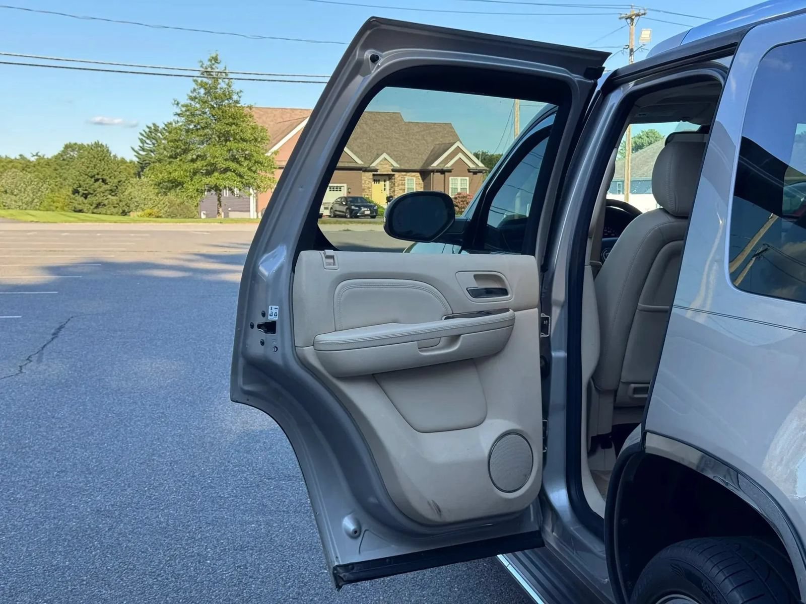Used 2008 Cadillac Escalade AWD image 12