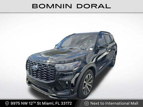 Used 2025 Ford Explorer ST-Line image 1
