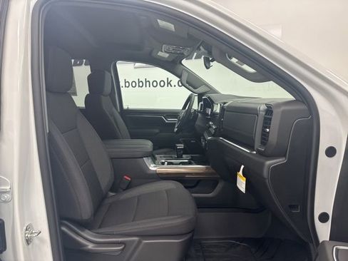 New 2026 Chevrolet Silverado 1500 RST w/ Dark Appearance Package AWD/4WD image 34