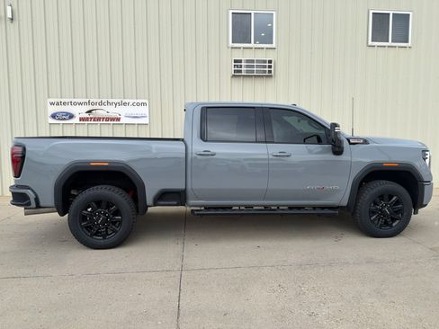 Used 2024 GMC Sierra 2500 AT4 w/ Technology Package AWD/4WD image 1