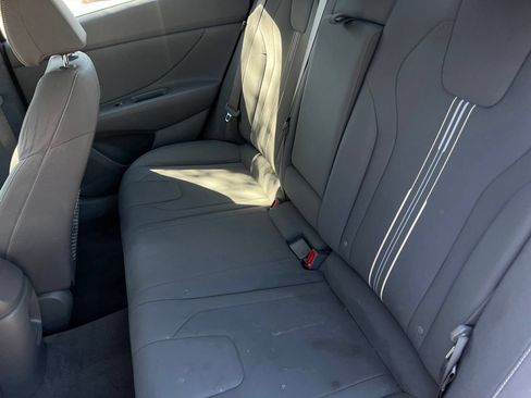 Used 2025 Hyundai Elantra SEL FWD image 22