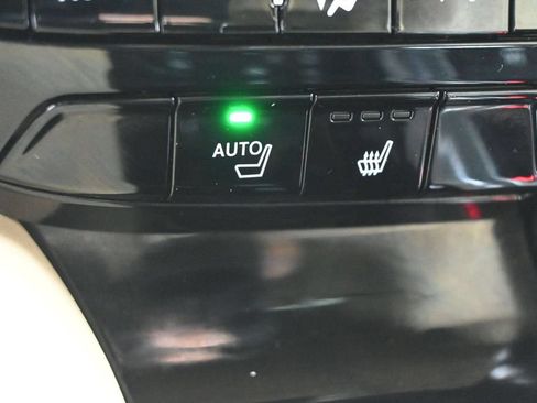 Used 2022 Acura MDX FWD w/ Technology Package image 16