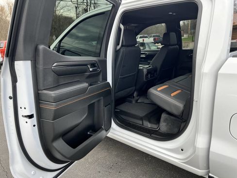 Used 2024 GMC Sierra 1500 AT4 w/ Technology Package image 27