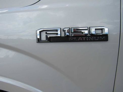 Certified 2019 Ford F150 Platinum w/ Equipment Group 701A Luxury AWD/4WD image 5