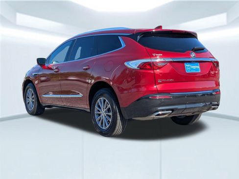 Used 2024 Buick Enclave Premium image 4