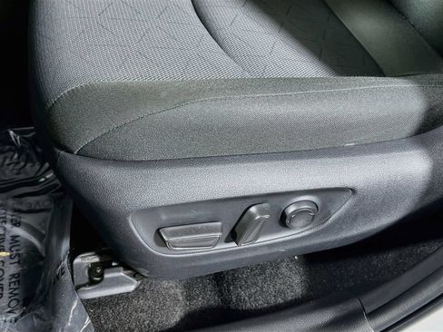Certified 2025 Toyota RAV4 XLE AWD/4WD image 17