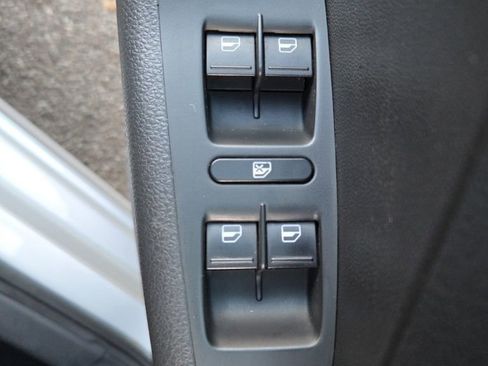 Used 2011 Volkswagen Jetta 2.0L Base image 21