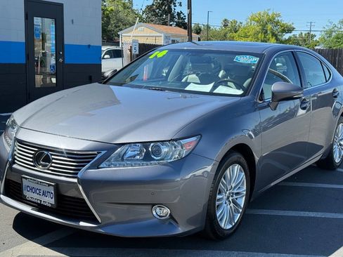 Used 2014 Lexus ES 350 w/ Luxury Package FWD image 3