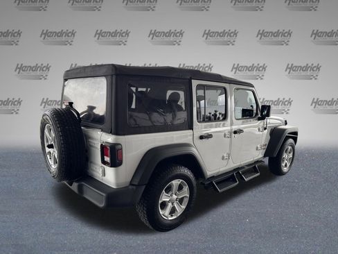Used 2018 Jeep Wrangler Unlimited Sport image 9