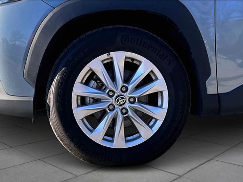 Certified 2023 Toyota Corolla Cross LE w/ Moonroof Package image 11