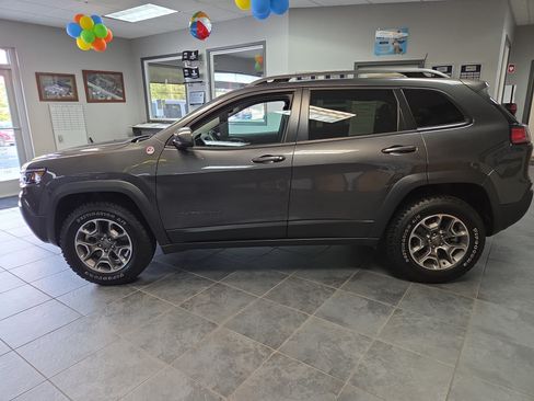 Used 2021 Jeep Cherokee Trailhawk w/ Trailer Tow Group AWD/4WD image 6