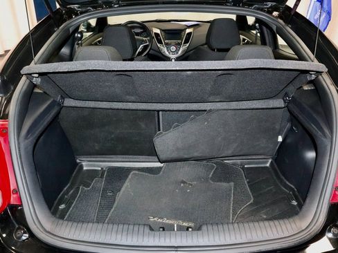 Used 2017 Hyundai Veloster Value Edition image 14