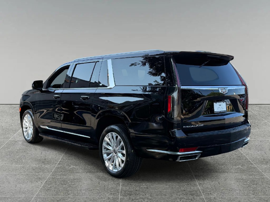 Used 2023 Cadillac Escalade ESV Luxury AWD/4WD image 12