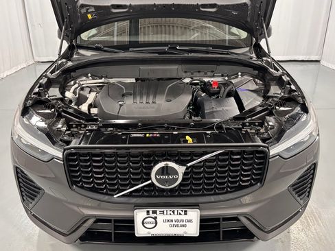 Certified 2025 Volvo XC60 B5 Plus image 28