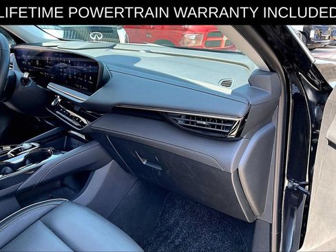 Used 2025 Buick Envision Avenir AWD/4WD image 17
