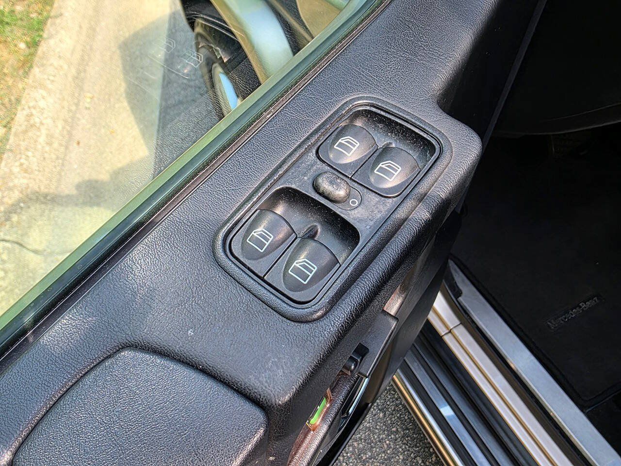 Used 2004 Mercedes-Benz G 500 image 10