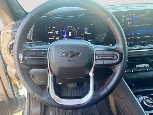 Used 2025 Chevrolet Colorado Z71 w/ Z71 Convenience Package 2 AWD/4WD image 11