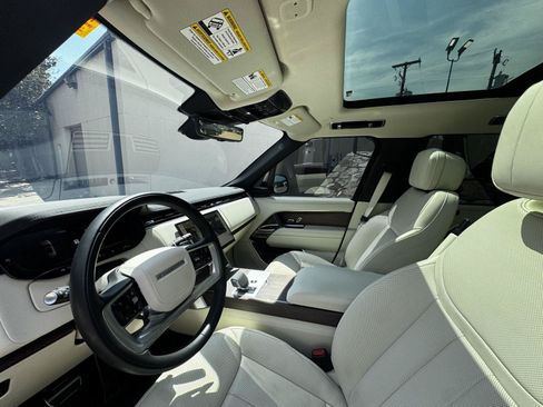 Certified 2025 Land Rover Range Rover Long Wheelbase SE AWD/4WD image 14