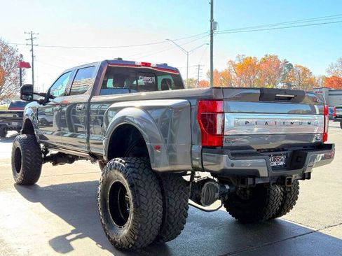 Used 2022 Ford F350 Platinum AWD/4WD image 5