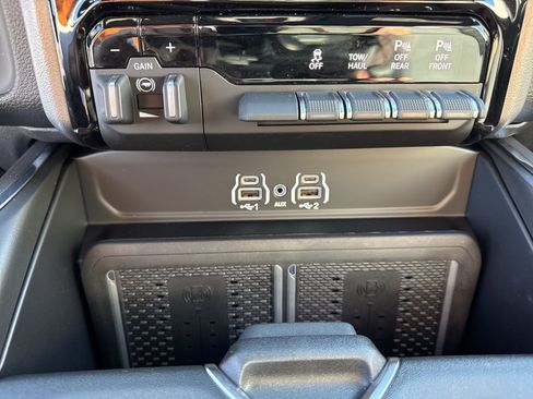 Used 2026 RAM 2500 Laramie w/ Night Edition image 28