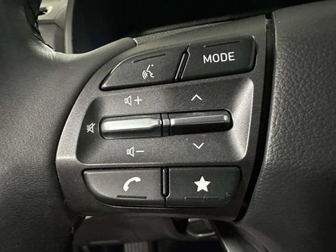 Used 2023 Hyundai Kona Limited AWD/4WD image 35