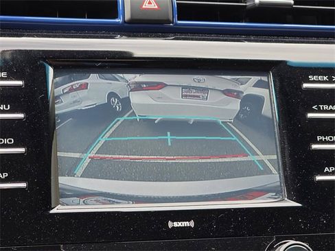 Used 2020 Toyota Camry SE image 12
