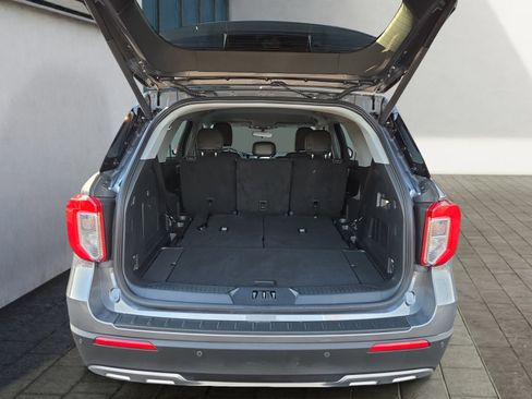 Used 2022 Ford Explorer XLT w/ Equipment Group 202A image 25