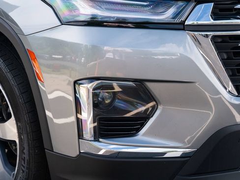 Used 2023 Chevrolet Traverse LT w/ LT Premium Package FWD image 9