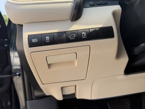 Used 2020 Toyota Camry LE w/ Carpet Mat Package FWD image 14