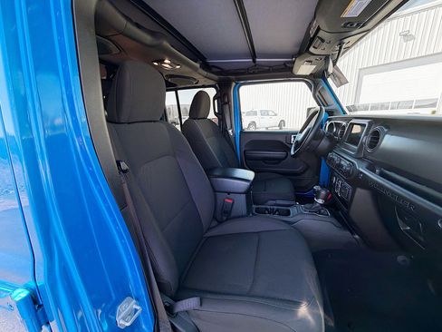 Used 2023 Jeep Wrangler Sport S image 28