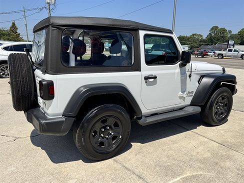 Used 2020 Jeep Wrangler Sport AWD/4WD image 5