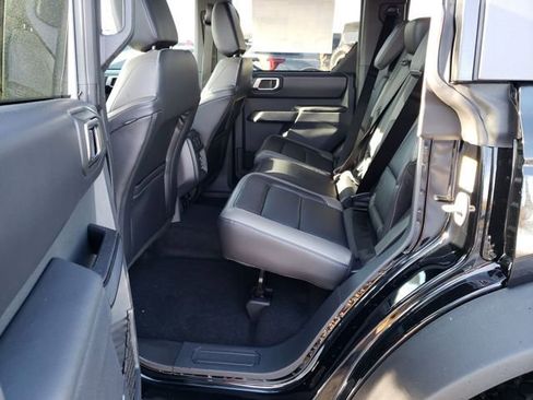 New 2025 Ford Bronco Outer Banks w/ Sasquatch Package image 25