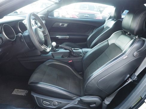 Used 2016 Ford Mustang Shelby GT350 w/ Technology Package image 9