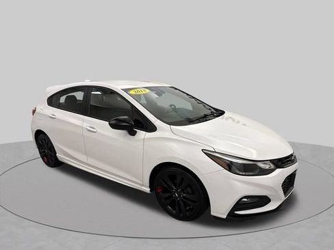Used 2018 Chevrolet Cruze LT w/ Convenience Package FWD image 7