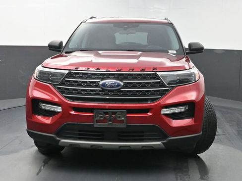 Used 2022 Ford Explorer XLT w/ Equipment Group 202A image 6