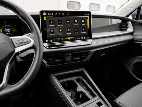 New 2026 Volkswagen Tiguan SE image 8