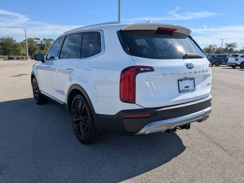 Certified 2021 Kia Telluride SX w/ Towing Package image 7