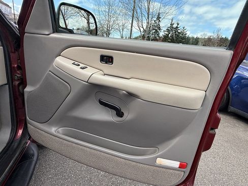 Used 2002 Chevrolet Suburban LS image 14