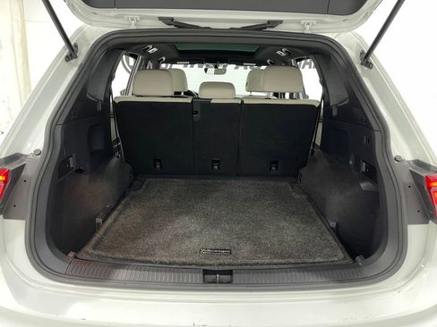 Used 2021 Volkswagen Tiguan SE R-Line image 25