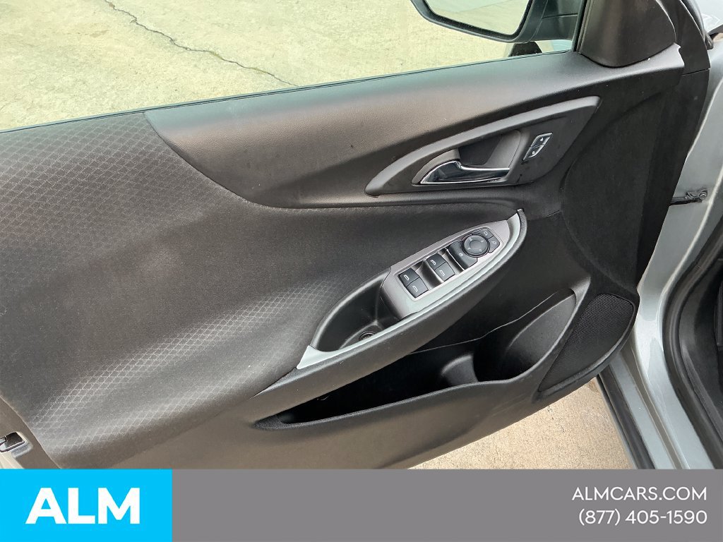 Used 2025 Chevrolet Malibu LT FWD image 11