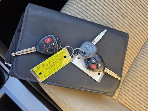 Used 2012 Toyota 4Runner SR5 w/ Convenience Pkg image 35