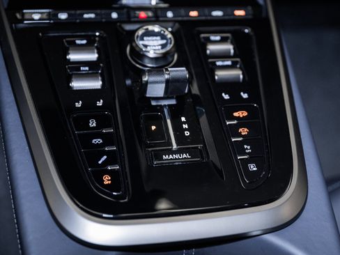 Used 2025 Aston Martin DBX 707 image 36