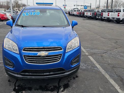 Used 2016 Chevrolet Trax LS image 2