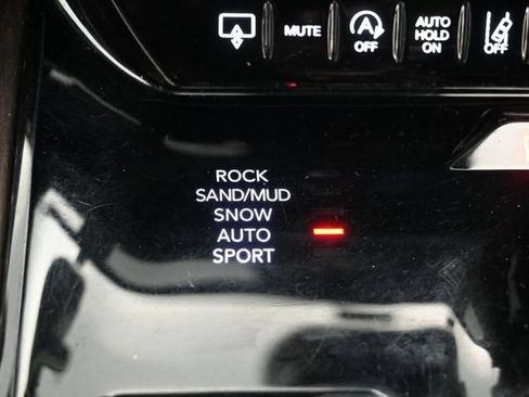 Used 2023 Jeep Grand Wagoneer Series II AWD/4WD image 15