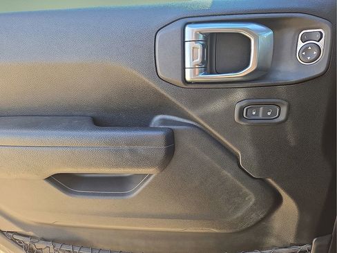 Used 2023 Jeep Wrangler Unlimited image 21