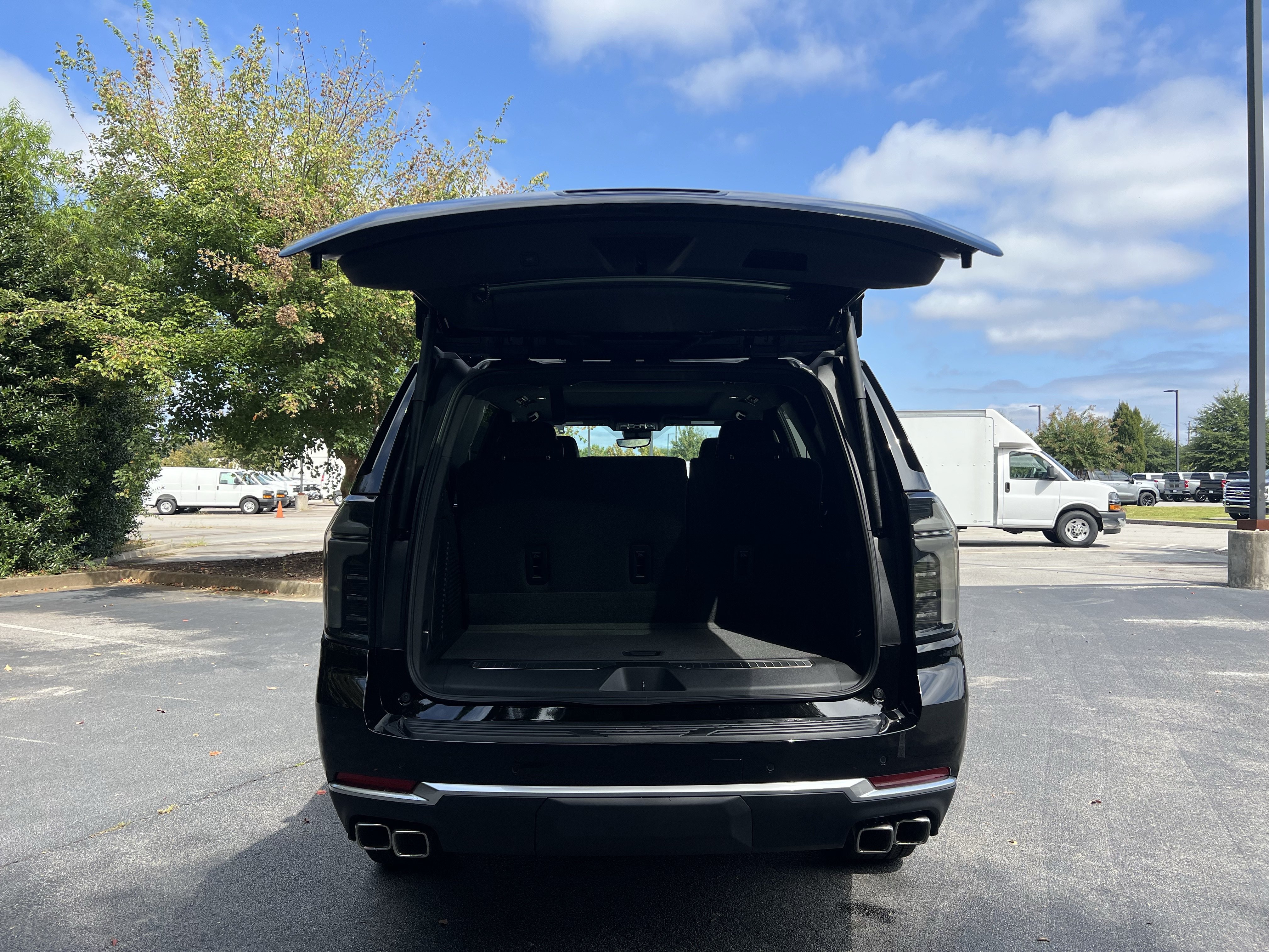 New 2026 Chevrolet Tahoe High Country w/ Sun And Tow Package AWD/4WD image 11