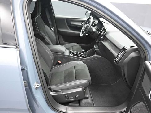 Used 2023 Volvo XC40 B5 Plus w/ Driver Assist Package AWD/4WD image 15